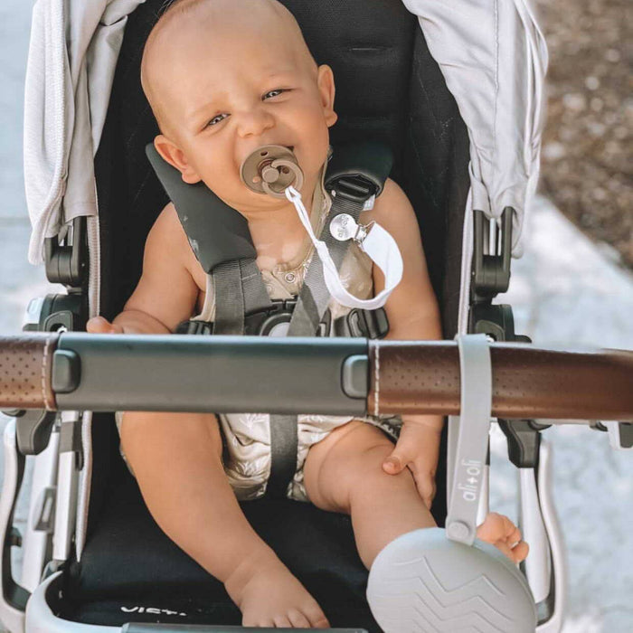 Ali+Oli Linen Pacifier Clips