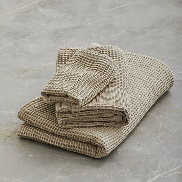 AYÜ | Vaffel badehåndklæde i Økologisk Bomuld - Beige
