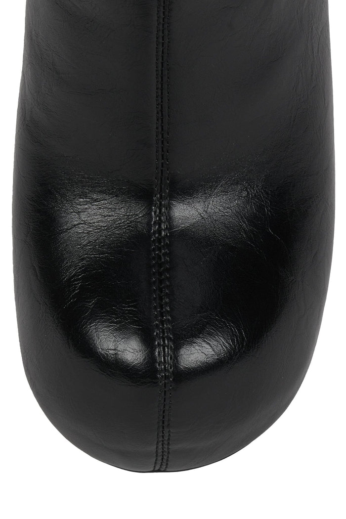CALYPSA Black