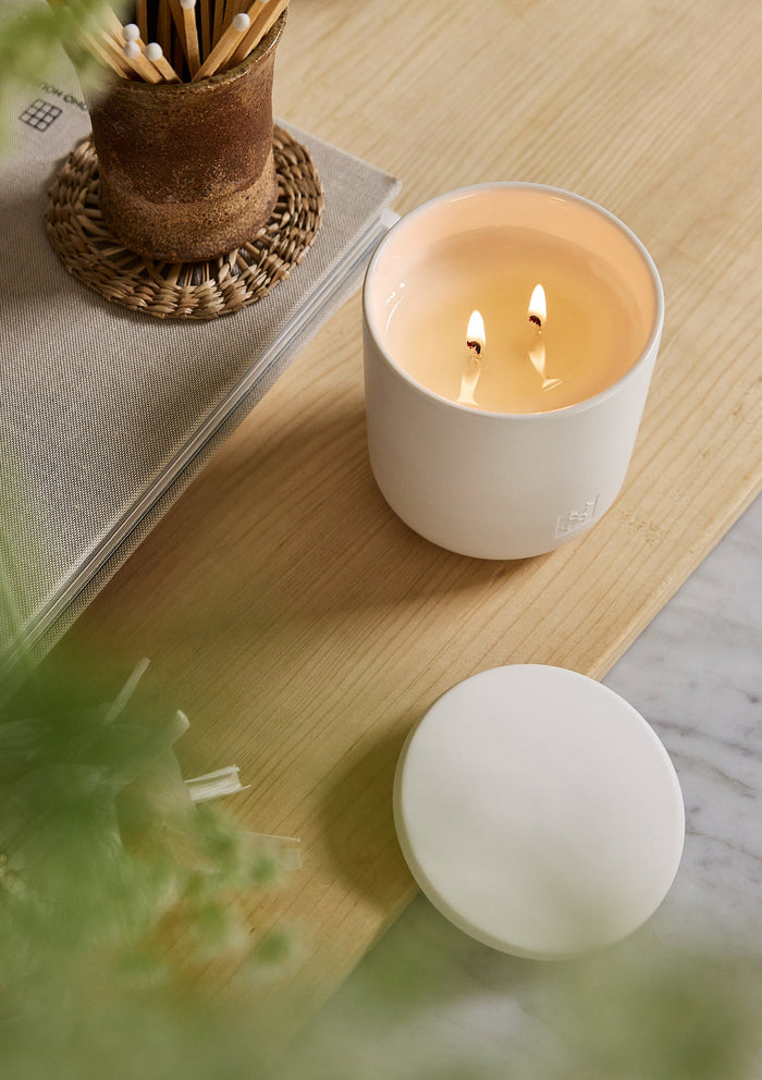 Circa Circa Candle Cotton Flower & Freesia 300g