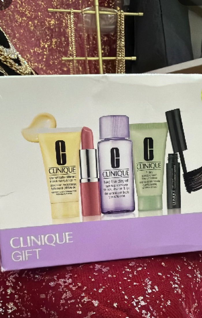 Clinique 5-Piece Deluxe Beauty Gift Set