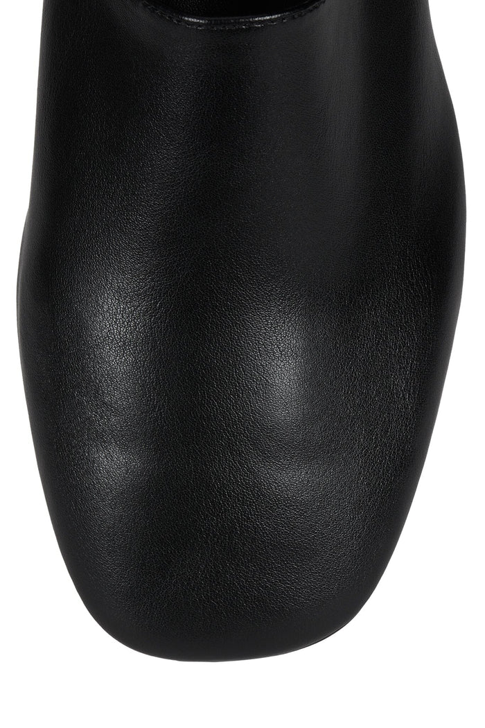 COMMON Black