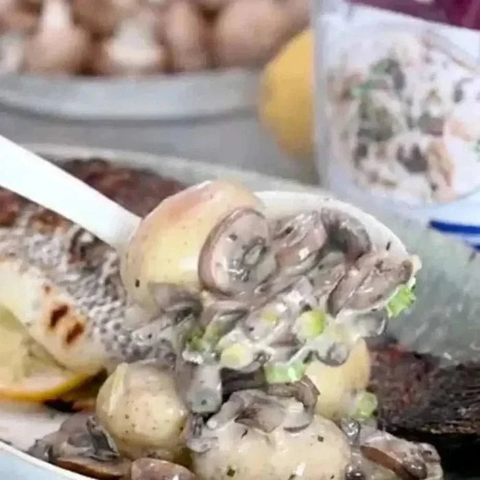 Denny Cook-in Sauce Creamy Mushroom 415g jar with creamy mushroom sauce
