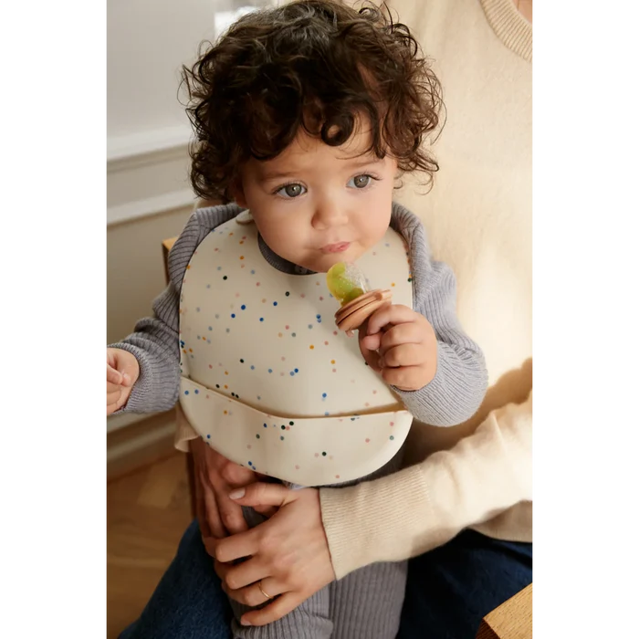 Food Feeder - Miranda - Tuscany Rose / Apple Blossom - Lifestyle Cut