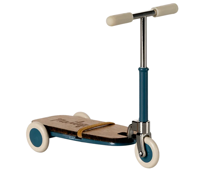Maileg - Furniture For Mouse - Kick Board - Blue