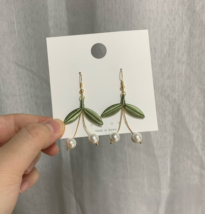 Handmade Chanhua Cherry with Pearl Earrings - Thread Leaf Drop Earrings
