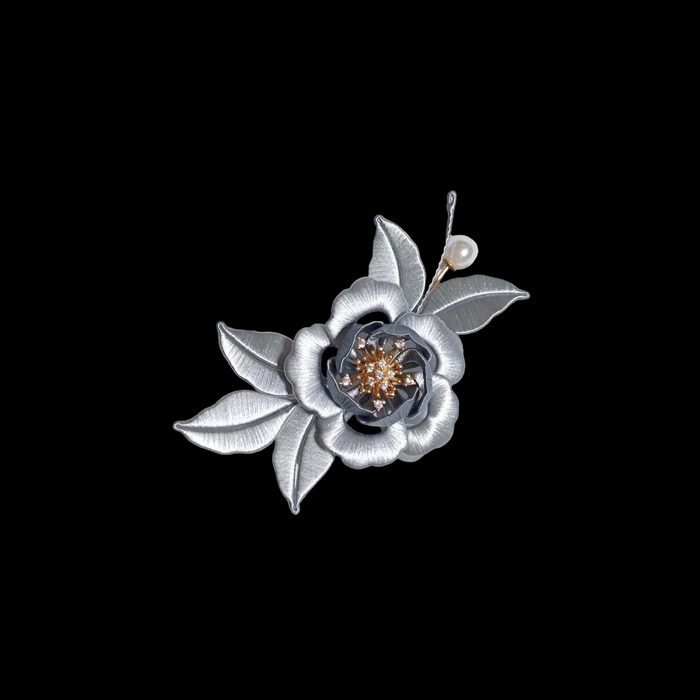 Handmade Chanhua Ink Camellia Brooch - Silver Grey with Gold Center