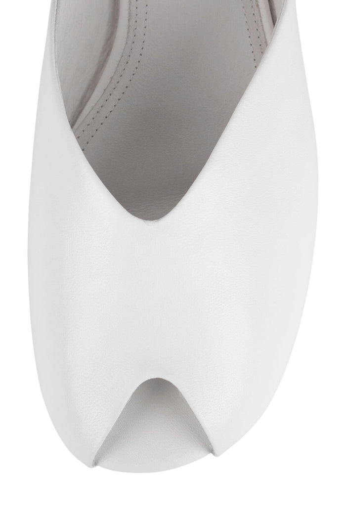 INDWELL Flat Mule White
