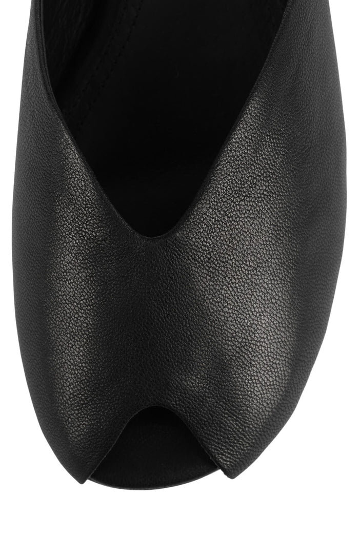 INDWELL Flat Mule Black