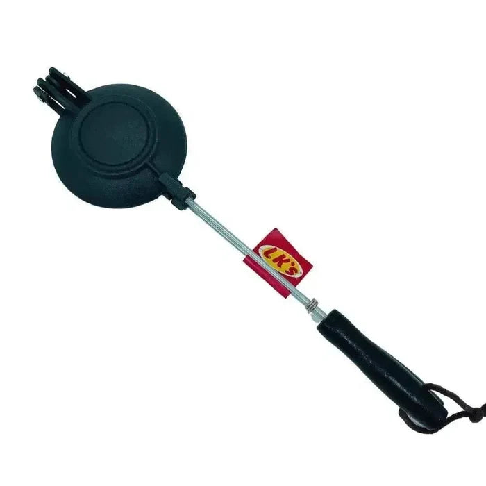 LK Jaffle Iron black jaffle maker with wooden handle and non-heat-conductive handles, 120mm diameter
