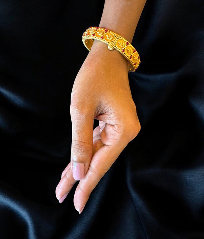 The Aryahi Silver Lakshmi Coin Openable Kada Bracelet (Red/Size 2.2/2.4/2.6/2.8)
