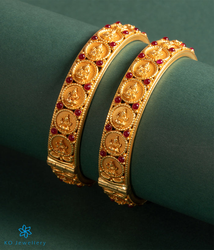 The Aryahi Silver Lakshmi Coin Openable Kada Bracelet (Red/Size 2.2/2.4/2.6/2.8)