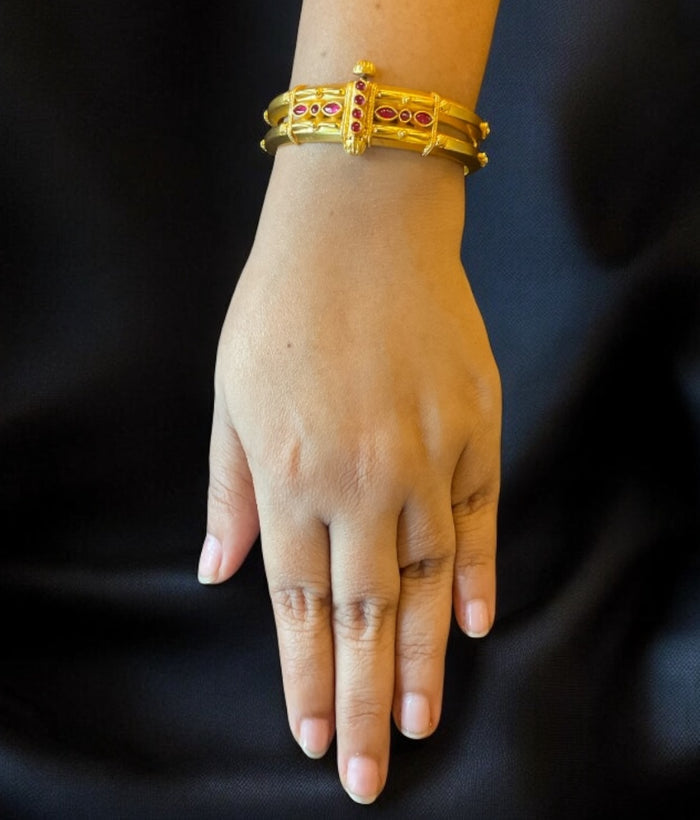 The Madhana Silver Coorgi 2 layer Bracelet-Single (Size 2.2/2.4/2.6/2.8) (Red)