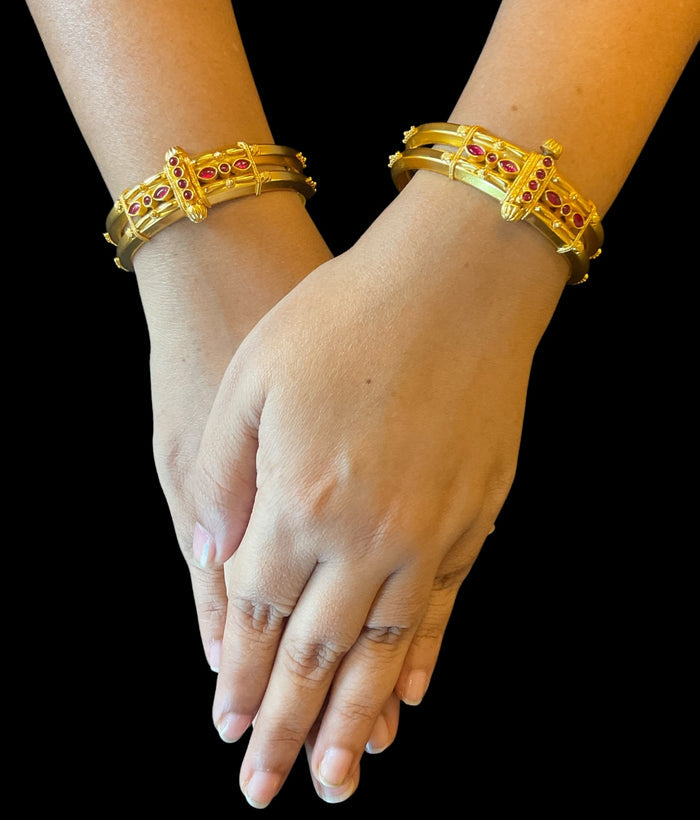 The Madhana Silver Coorgi 2 layer Bracelet-Single (Size 2.2/2.4/2.6/2.8) (Red)