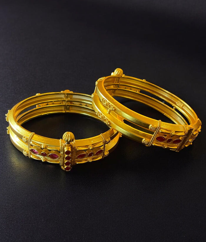 The Madhana Silver Coorgi 2 layer Bracelet-Single (Size 2.2/2.4/2.6/2.8) (Red)