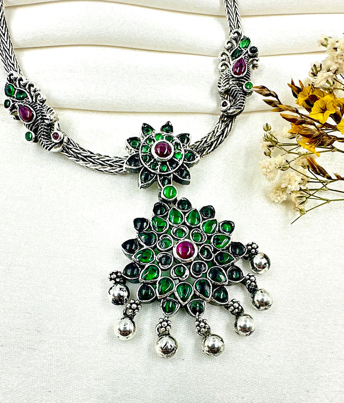 The Madhurima Silver Green Kemp Necklace (Oxidised)