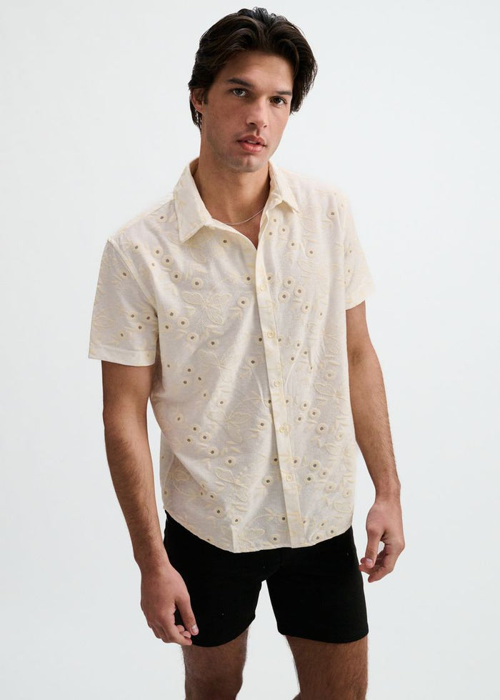 Vanilla/White Printed Stretch Eyelet Knit Short Sleeve Shirt St-24077