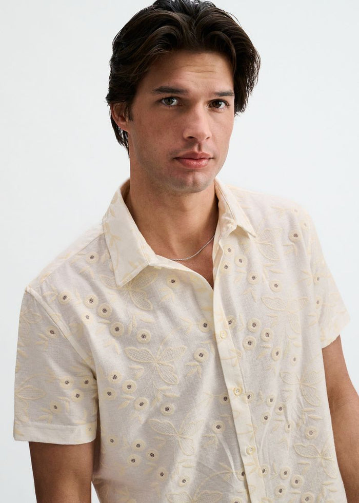 Vanilla/White Printed Stretch Eyelet Knit Short Sleeve Shirt St-24077