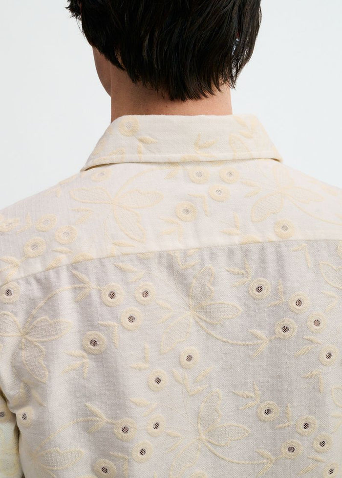 Vanilla/White Printed Stretch Eyelet Knit Short Sleeve Shirt St-24077