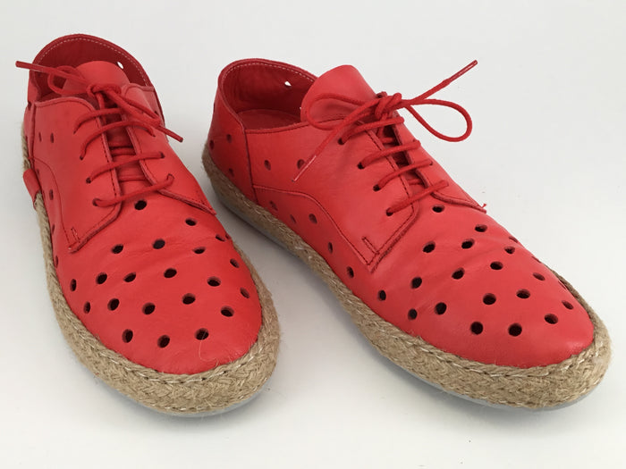36 / Red