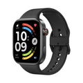Xiaomi Redmi Watch 6 in het zwart schuin van rechtsvoor op witte achtergrond
